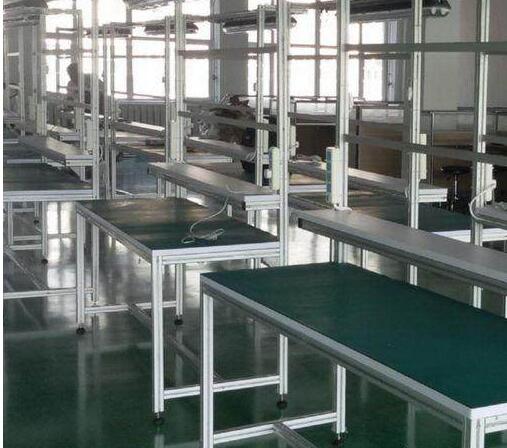 防静电事情台主体框架一样平常接纳铝型材，台面则接纳防静电防火板或防静电台垫