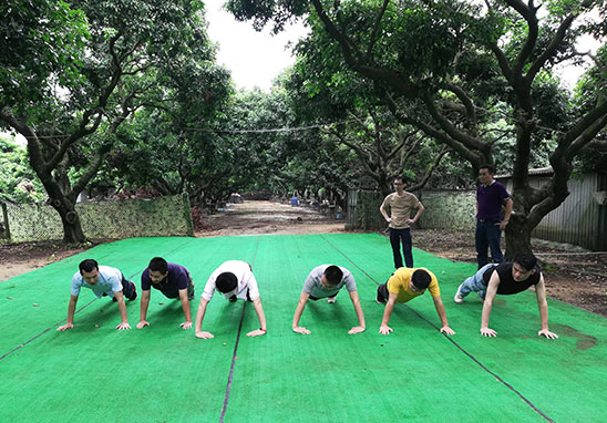 “挑战自我，凝聚实力，熔炼一流团队” 广东尊龙凯时人生就是搏检测户外拓展活动