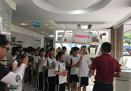 东城初级中学来尊龙凯时人生就是搏开展科普体验活动